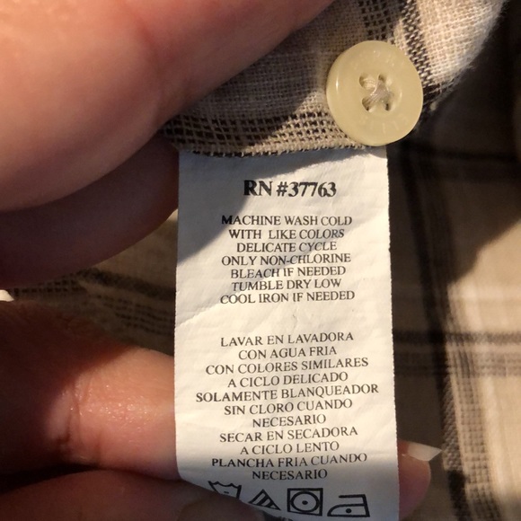 Like new! - PERRY ELLIS Linen Blend Plaid Button Down - Picture 5 of 5